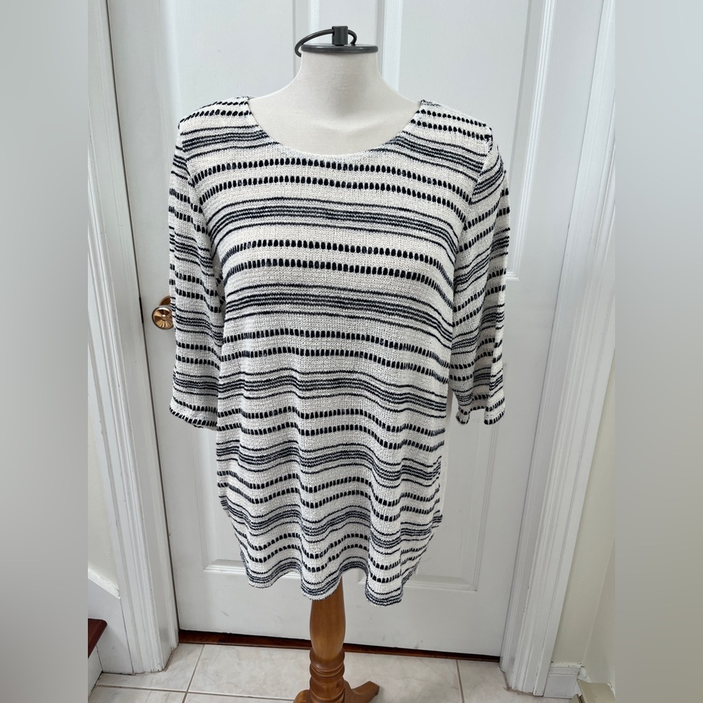Penningtons dark blue and White Striped Sweater plus size